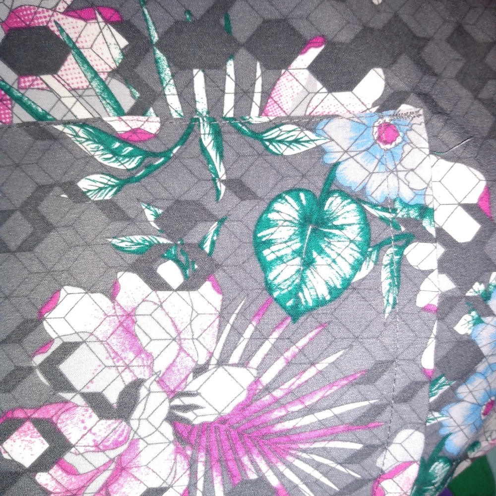 Scrub top - Picture 3 of 3